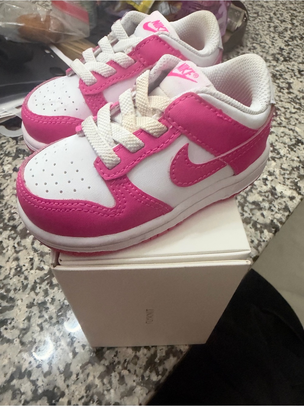 Nike Kids White and Pink Low-Top Sneakers